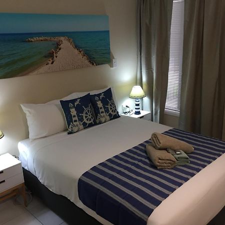 Hervey Bay Colonial Lodge Torquay Экстерьер фото