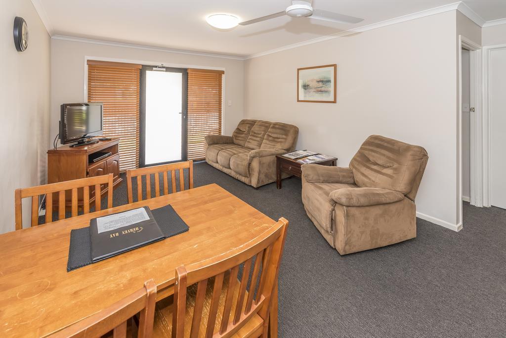 Hervey Bay Colonial Lodge Torquay Экстерьер фото