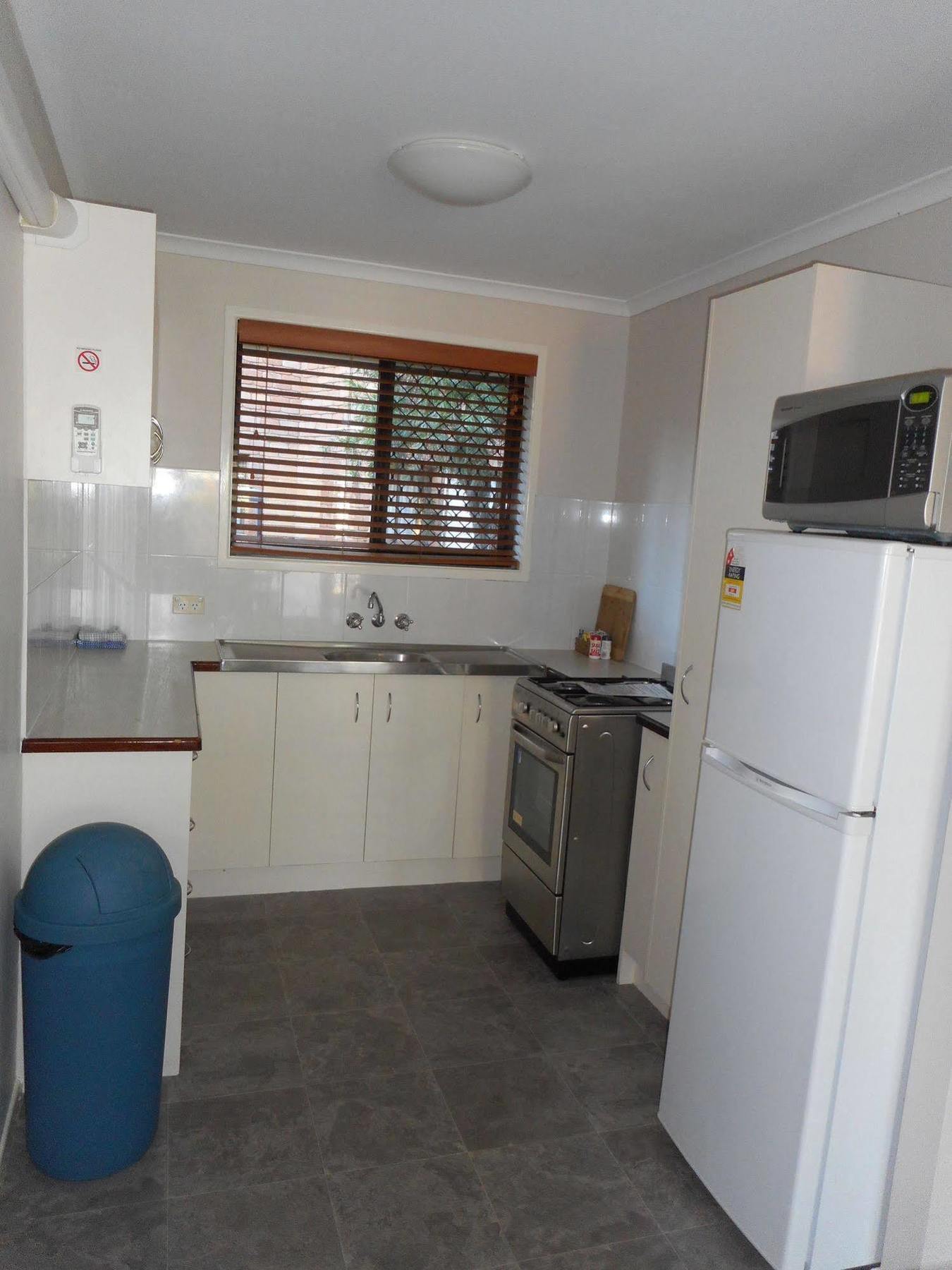 Hervey Bay Colonial Lodge Torquay Экстерьер фото