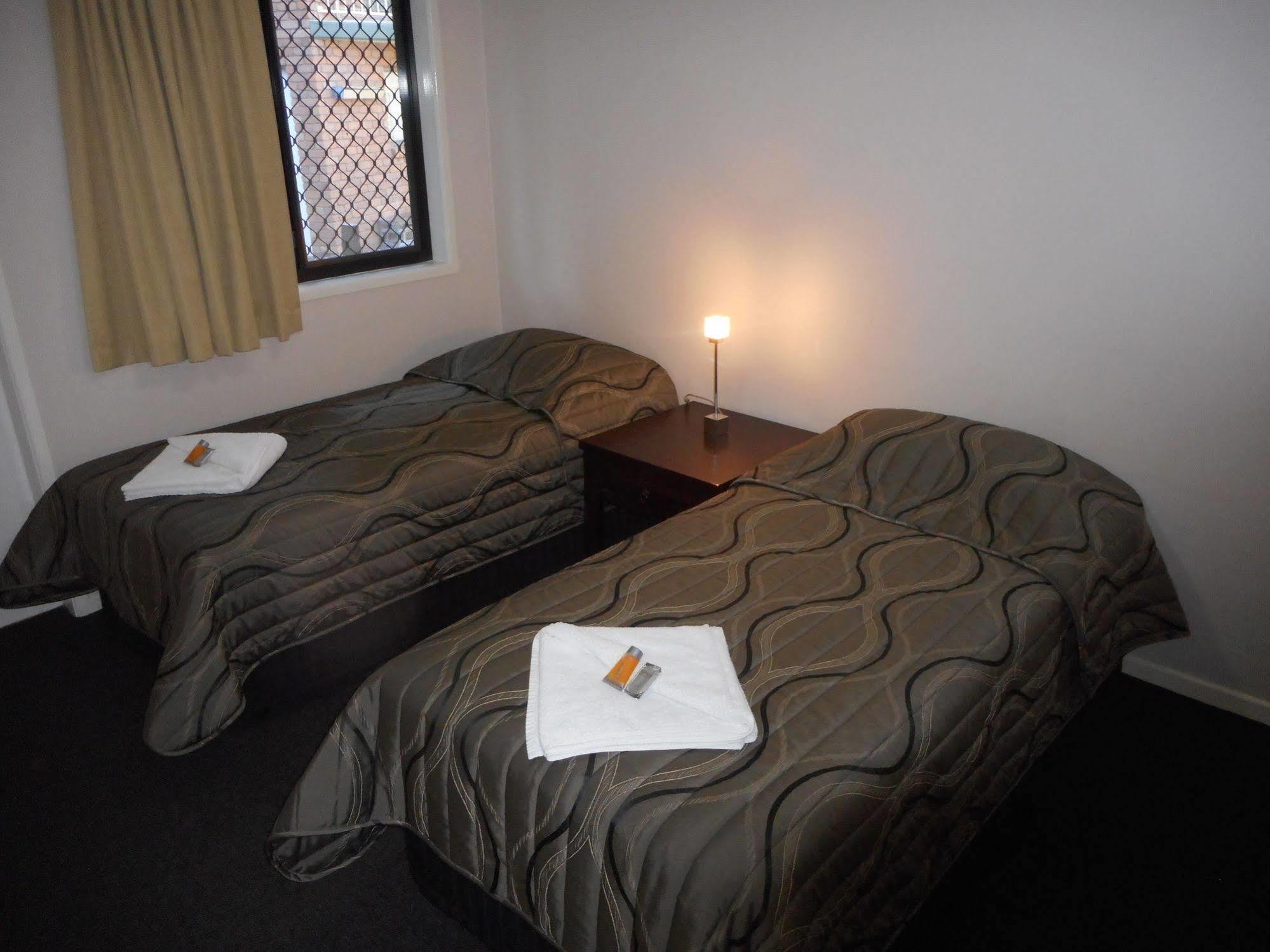 Hervey Bay Colonial Lodge Torquay Экстерьер фото