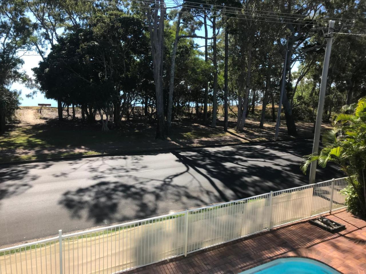 Hervey Bay Colonial Lodge Torquay Экстерьер фото