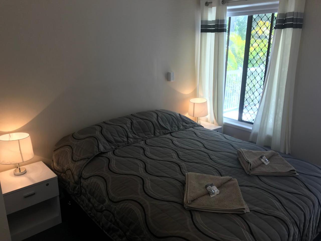 Hervey Bay Colonial Lodge Torquay Экстерьер фото