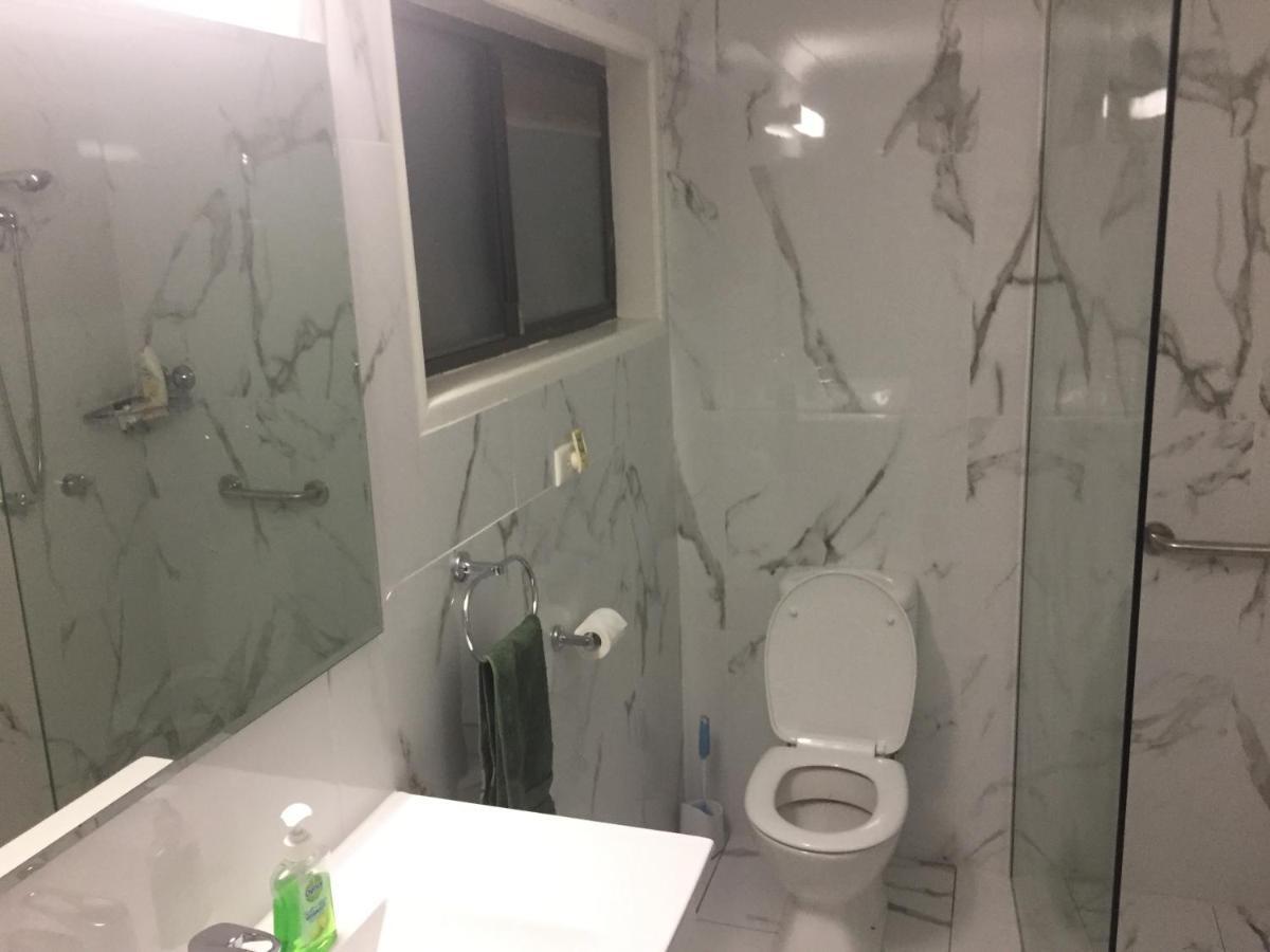 Hervey Bay Colonial Lodge Torquay Экстерьер фото